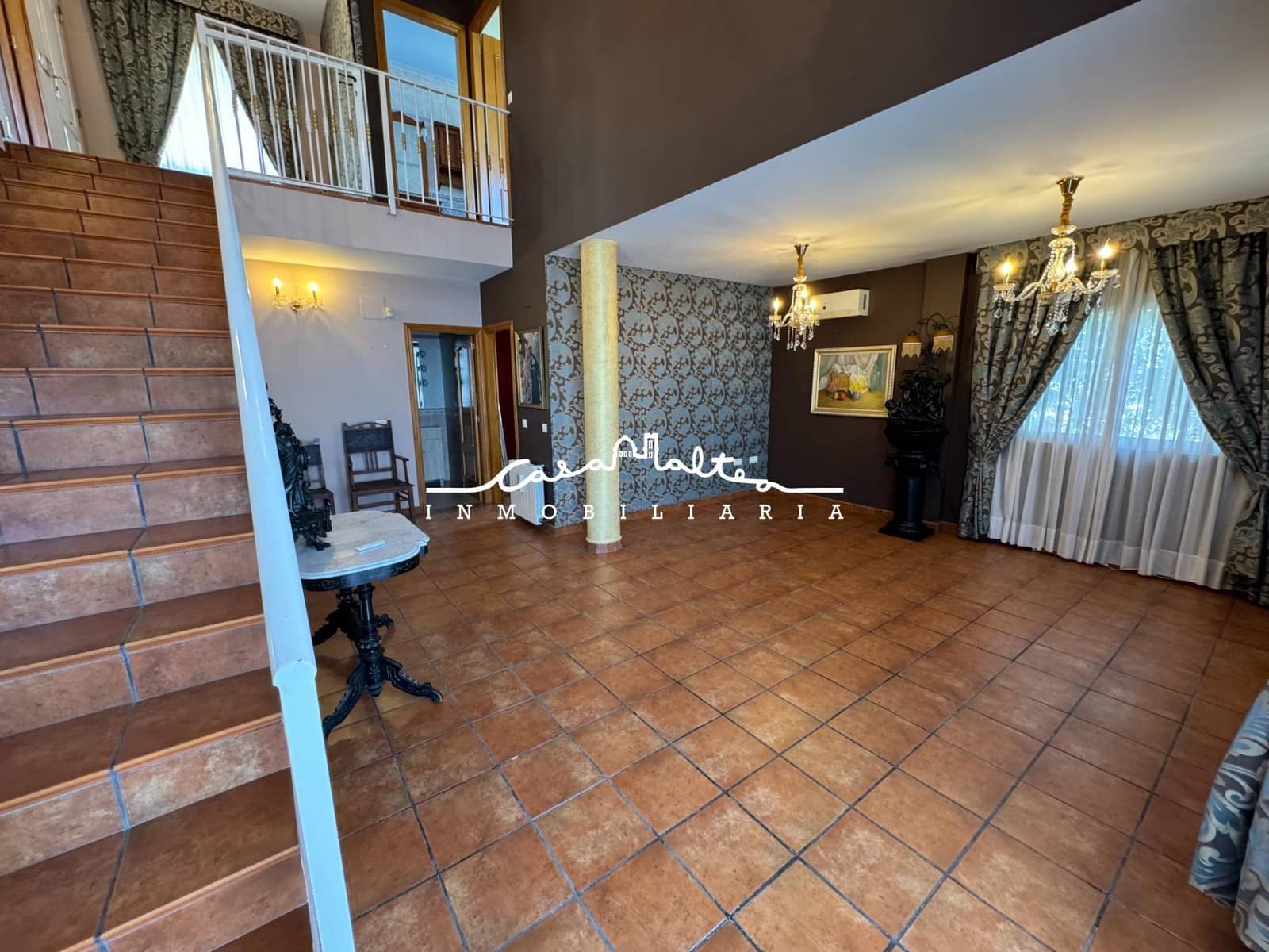 4 makuuhuone Huvila myytävänä paikassa Callosa d'En Sarria mukana uima-altaan 
autotalli - 470 000 € (Ref: 9690944)