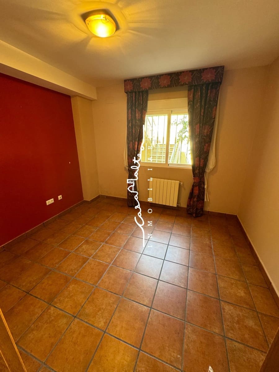 4 makuuhuone Huvila myytävänä paikassa Callosa d'En Sarria mukana uima-altaan 
autotalli - 470 000 € (Ref: 9690944)