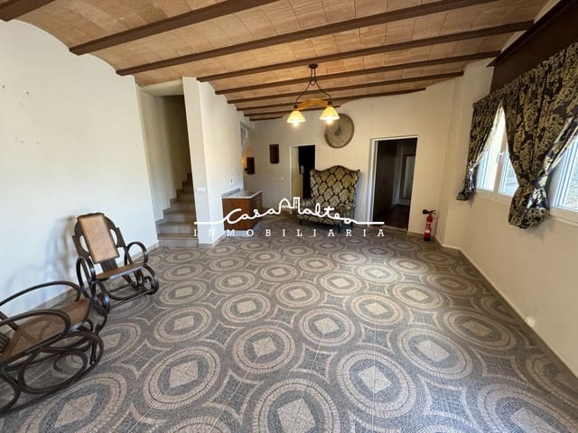 4 makuuhuone Huvila myytävänä paikassa Callosa d'En Sarrià mukana uima-altaan 
autotalli - 470 000 € (Ref: 9690944)