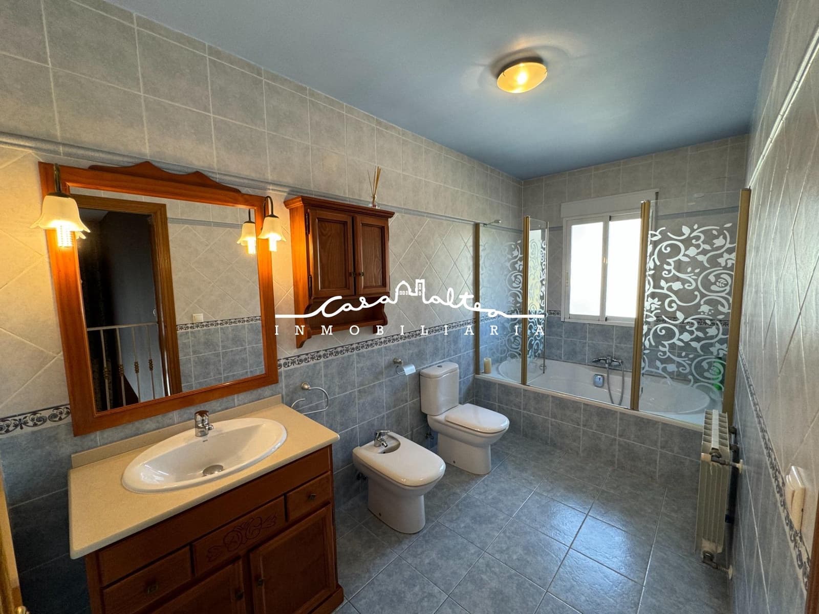 4 makuuhuone Huvila myytävänä paikassa Callosa d'En Sarria mukana uima-altaan 
autotalli - 470 000 € (Ref: 9690944)