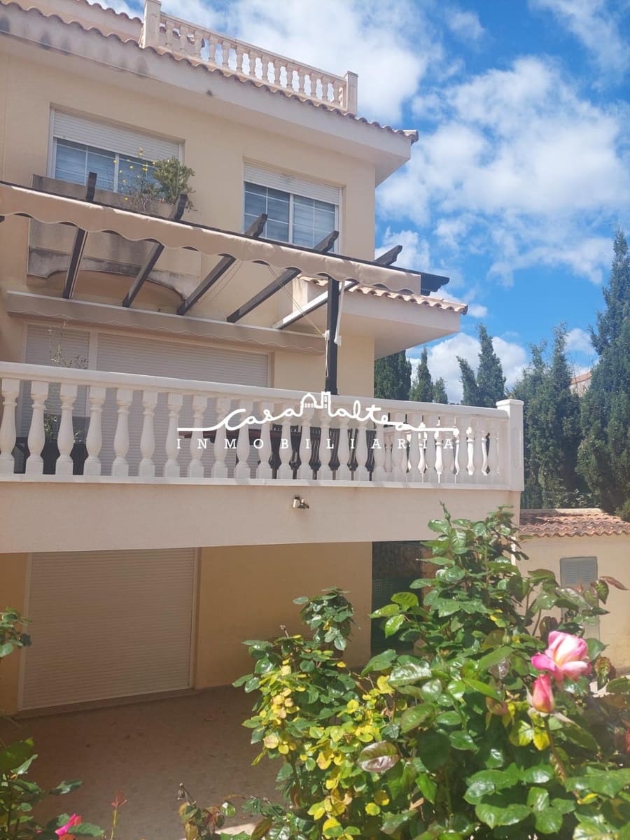 4 bedroom Villa for sale in La Nucia with pool - € 475,000 (Ref: 9741851)