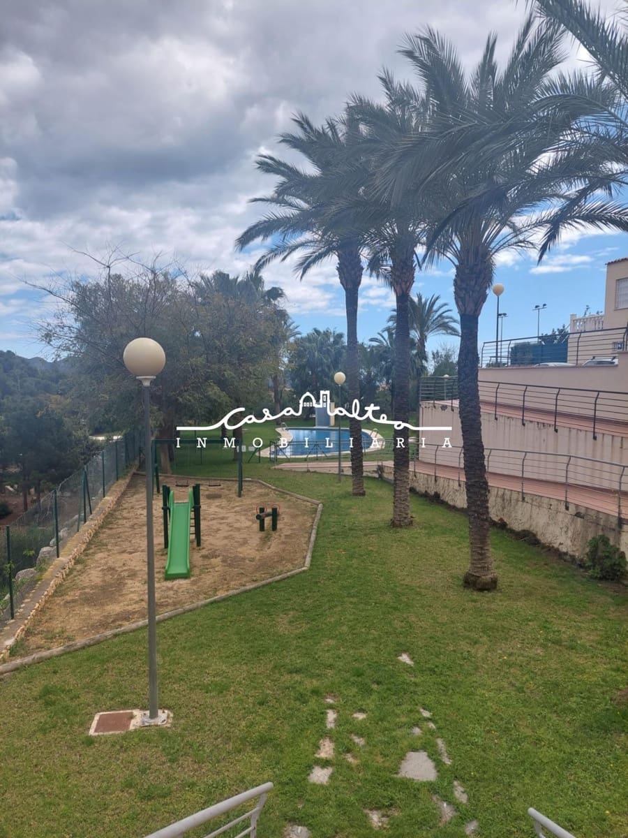 4 bedroom Villa for sale in La Nucia with pool - € 475,000 (Ref: 9741851)