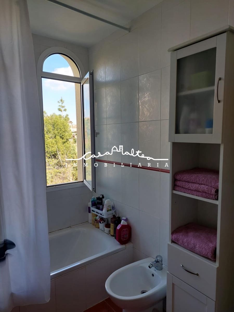 4 soveværelse Villa til salg i La Nucia med swimmingpool - € 475.000 (Ref: 9741851)