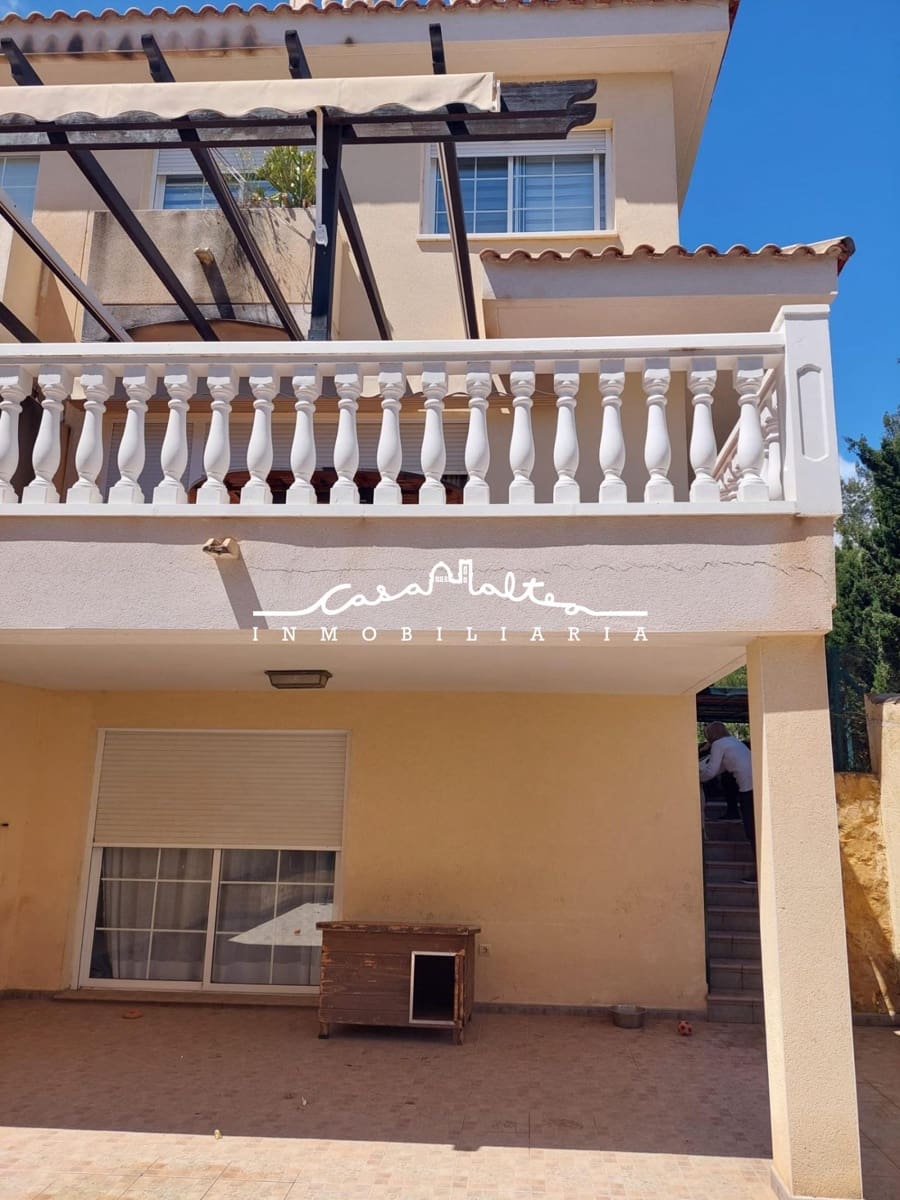 4 soveværelse Villa til salg i La Nucia med swimmingpool - € 475.000 (Ref: 9741851)
