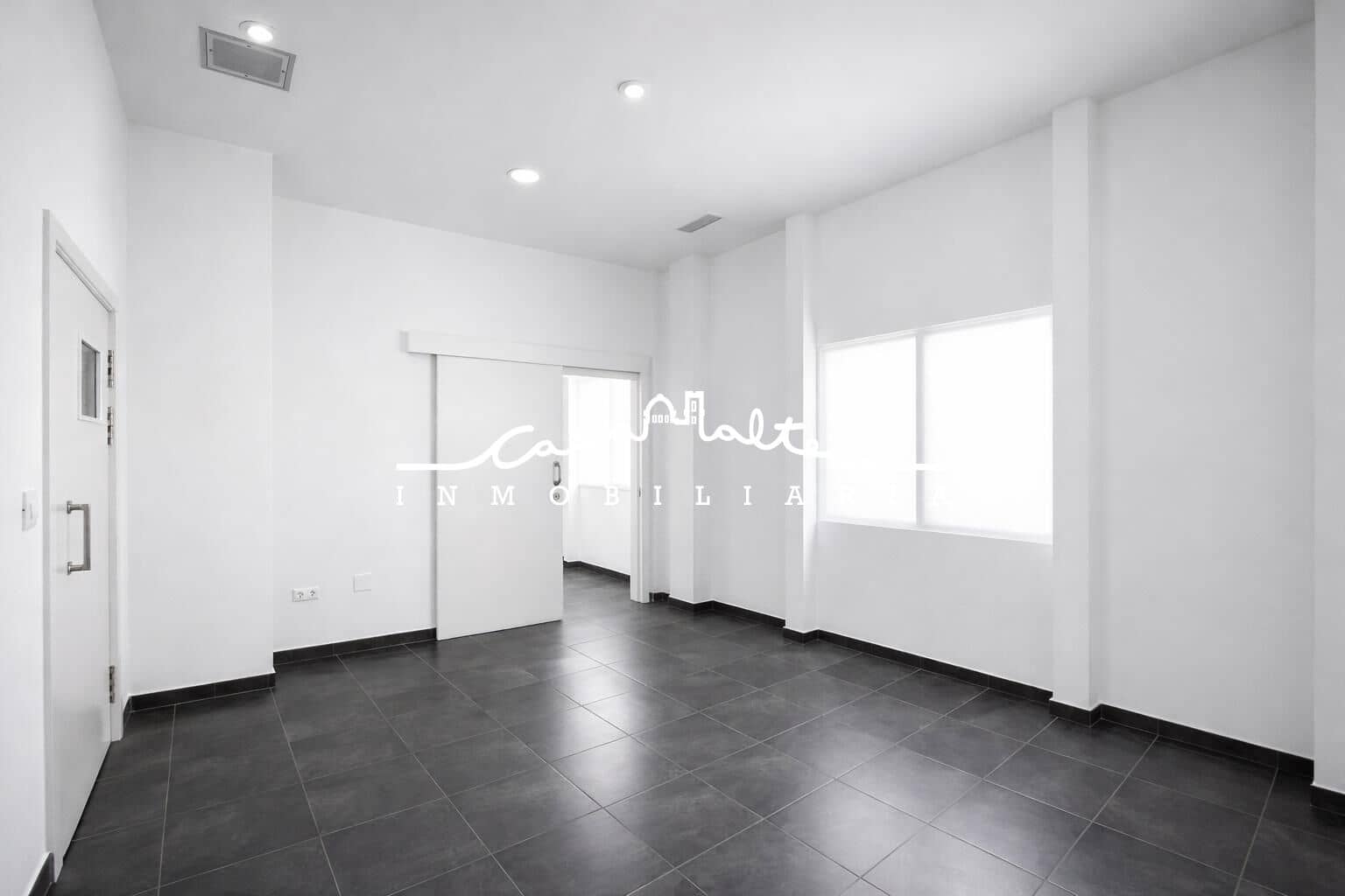 Erhverv til salg i Albir - € 350.000 (Ref: 9812275)