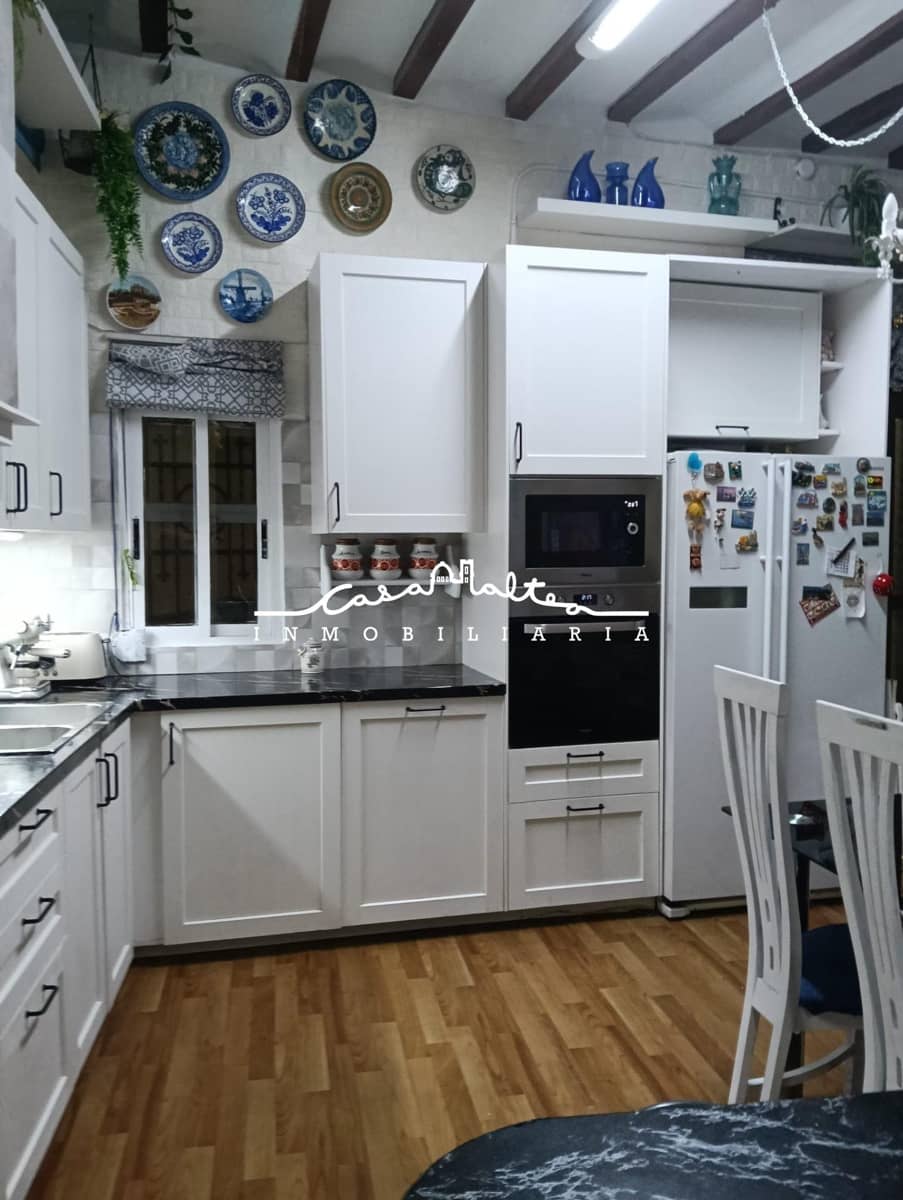 4 bedroom Townhouse for sale in Callosa d'En Sarria - € 220,000 (Ref: 9820341)