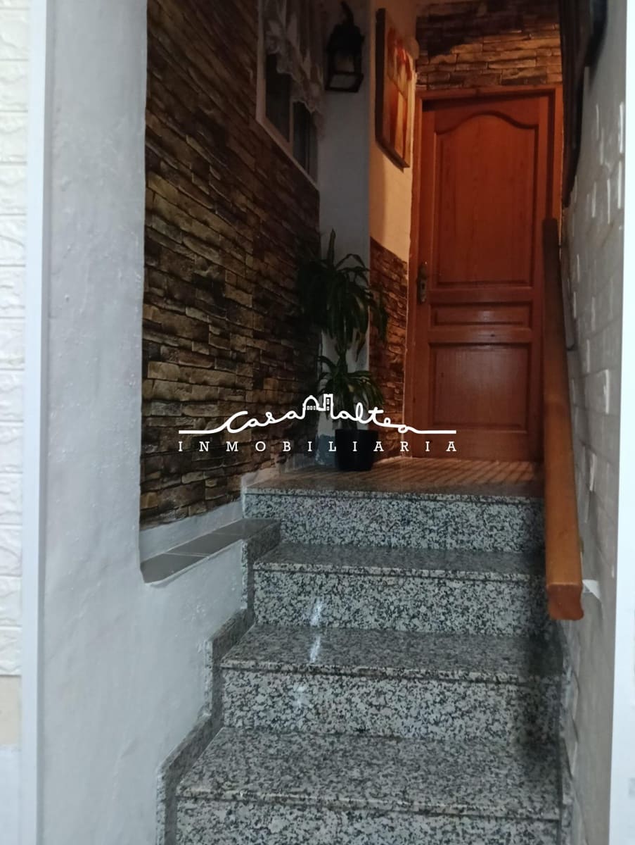 4 bedroom Townhouse for sale in Callosa d'En Sarria - € 220,000 (Ref: 9820341)