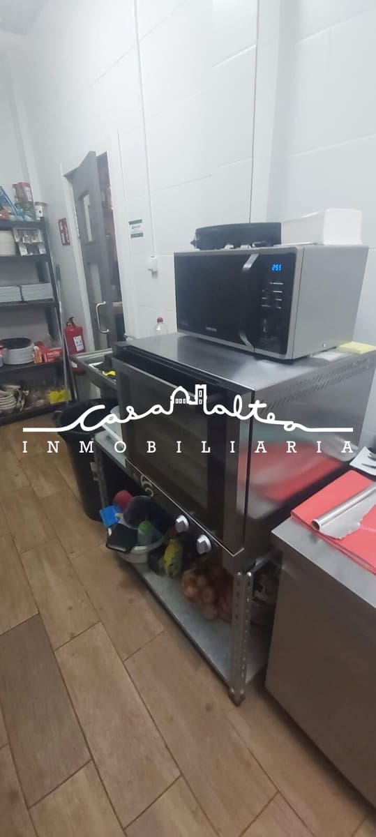 Commercial for rent in Altea - € 800 (Ref: 9849555)