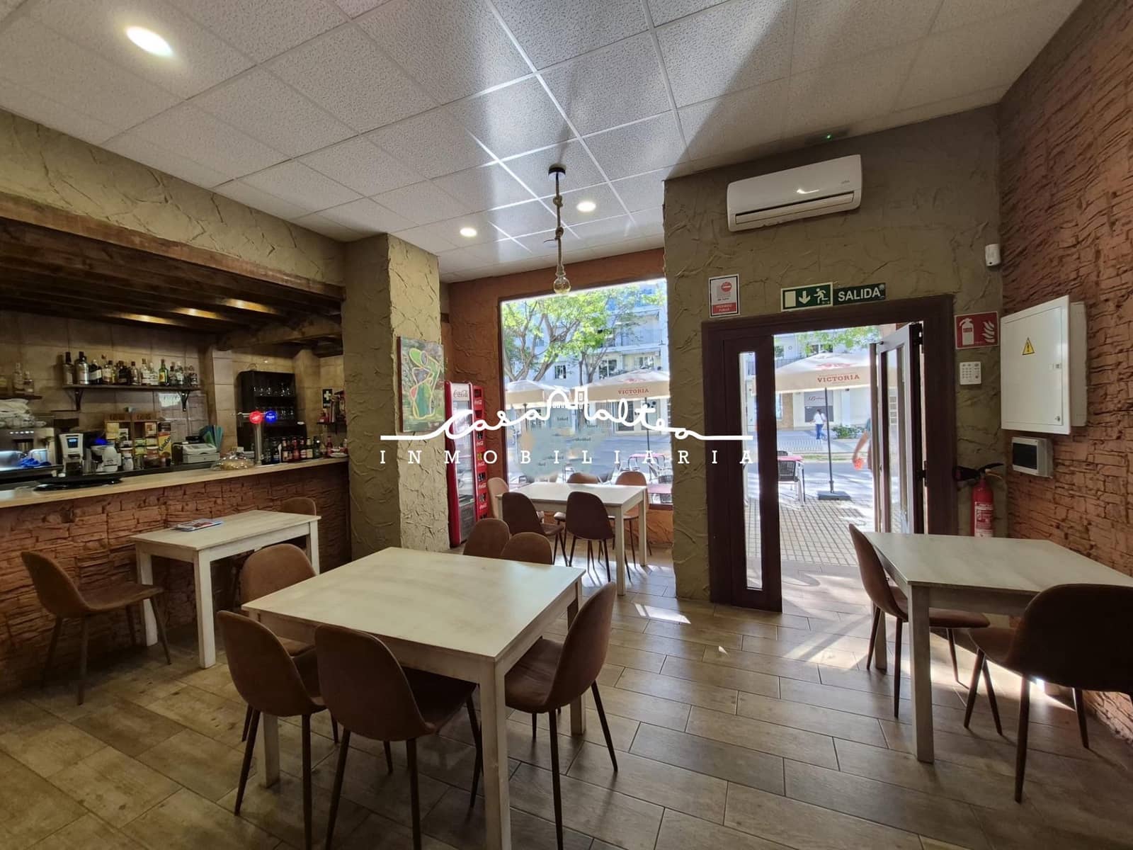 Commercial for rent in Altea - € 800 (Ref: 9849555)