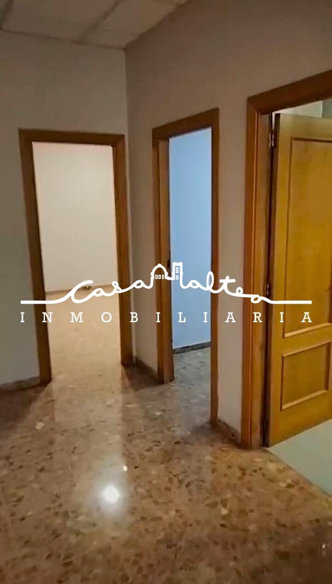 Erhverv til leje i Benidorm - € 1.500 (Ref: 9855617)
