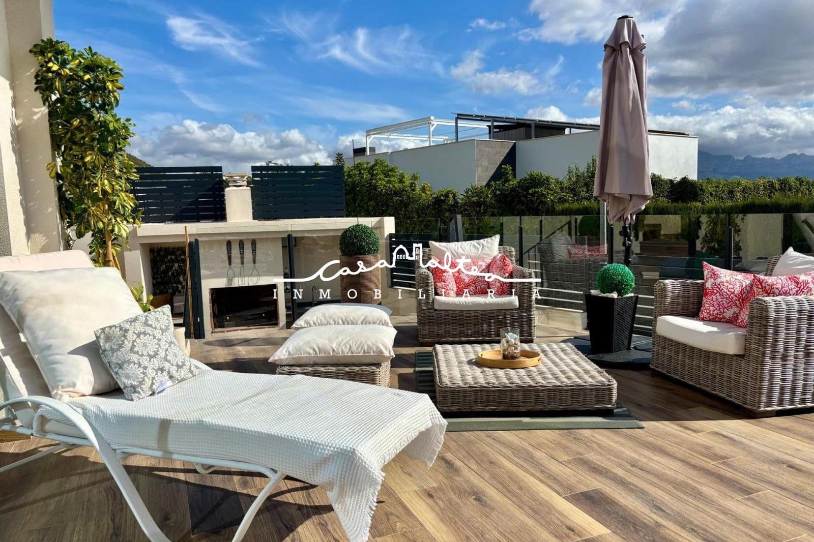 5 bedroom Villa for sale in Polop with pool garage - € 680,000 (Ref: 9862017)