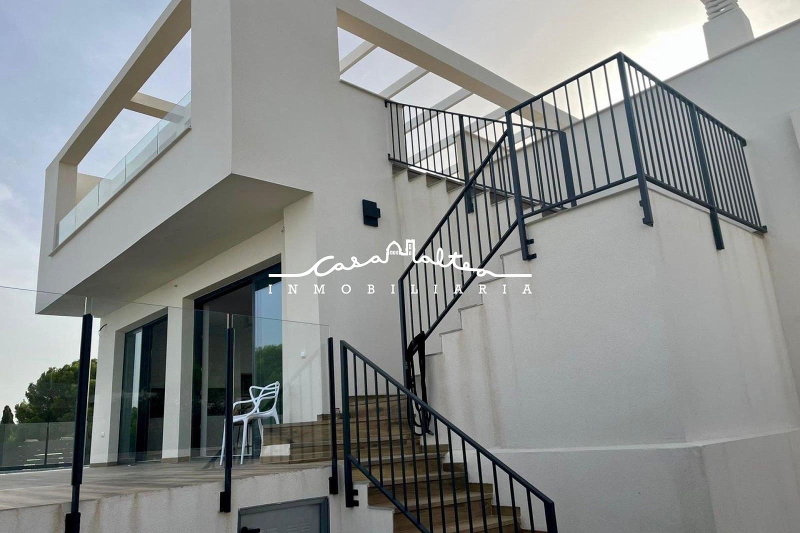 5 bedroom Villa for sale in Polop with pool garage - € 680,000 (Ref: 9862017)