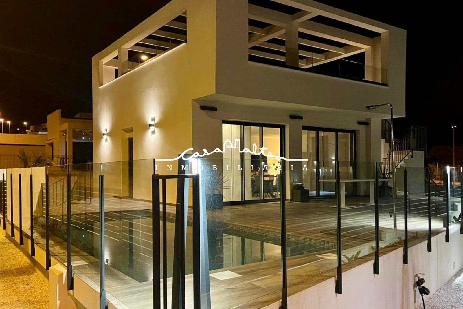 5 bedroom Villa for sale in Polop with pool garage - € 680,000 (Ref: 9862017)
