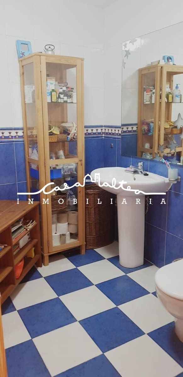 3 bedroom Apartment for rent in Alfaz del Pi / L'Alfas del Pi - € 1,000 (Ref: 9898961)
