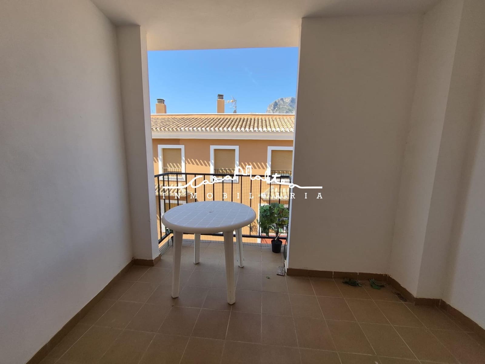 3 bedroom Flat for sale in Chirles with garage - € 180,000 (Ref: 9927584)