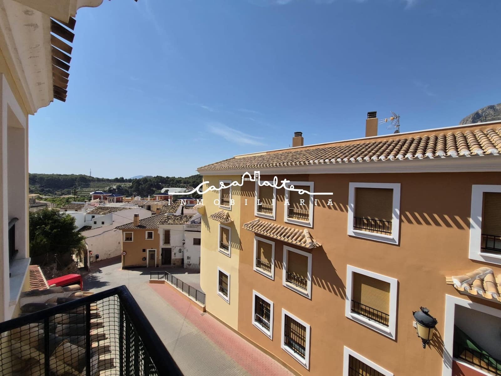 3 bedroom Flat for sale in Chirles with garage - € 180,000 (Ref: 9927584)