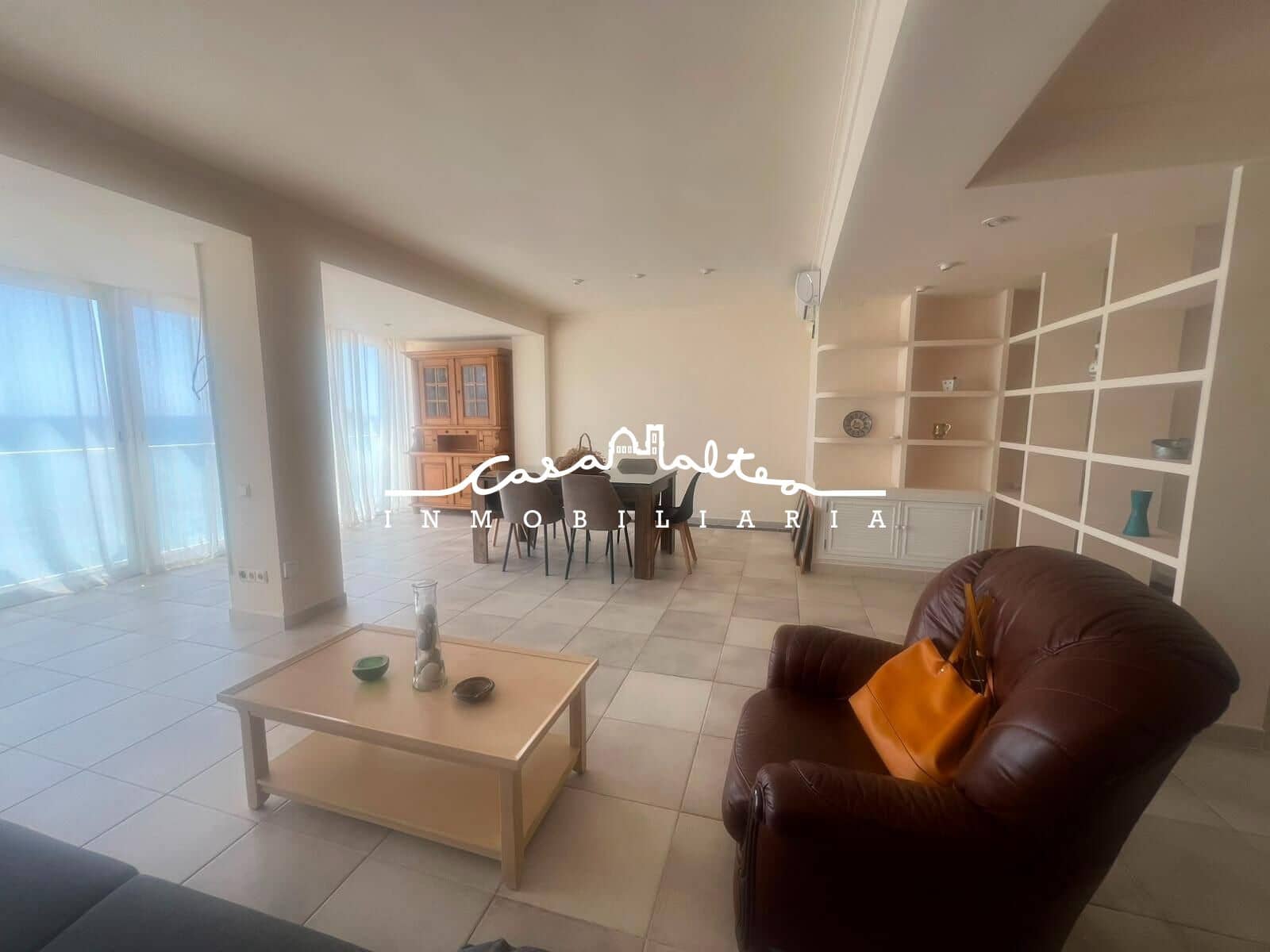 Piso de 3 habitaciones en Altea en alquiler - 1.200 € (Ref: 9936522)