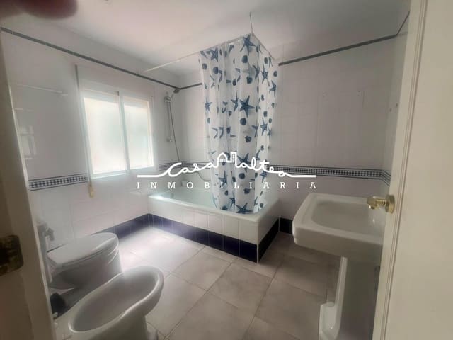 Piso de 3 habitaciones en Altea en alquiler - 1.200 € (Ref: 9936522)