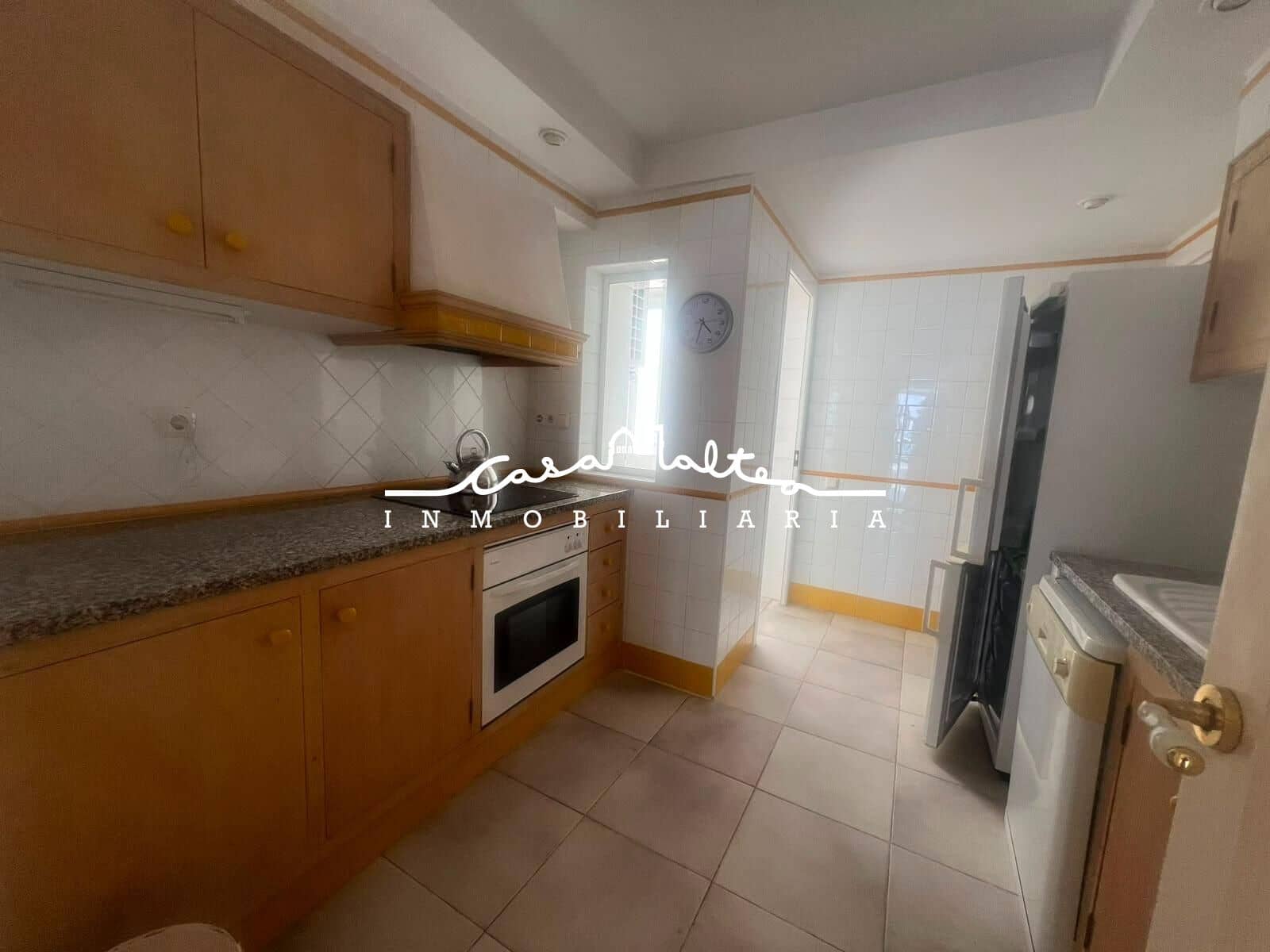 Piso de 3 habitaciones en Altea en alquiler - 1.200 € (Ref: 9936522)