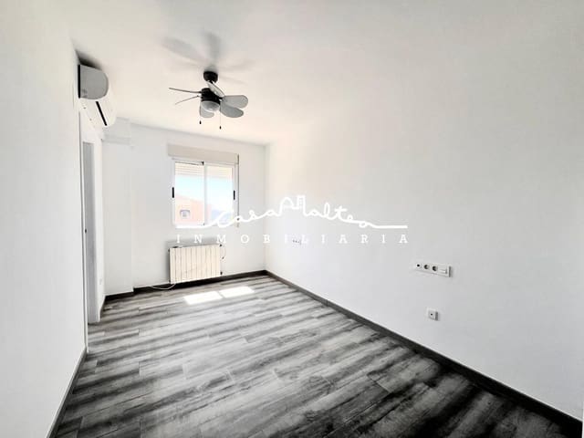 3 soverom Leilighet til salgs i Benidorm med svømmebasseng - € 300 000 (Ref: 9952740)