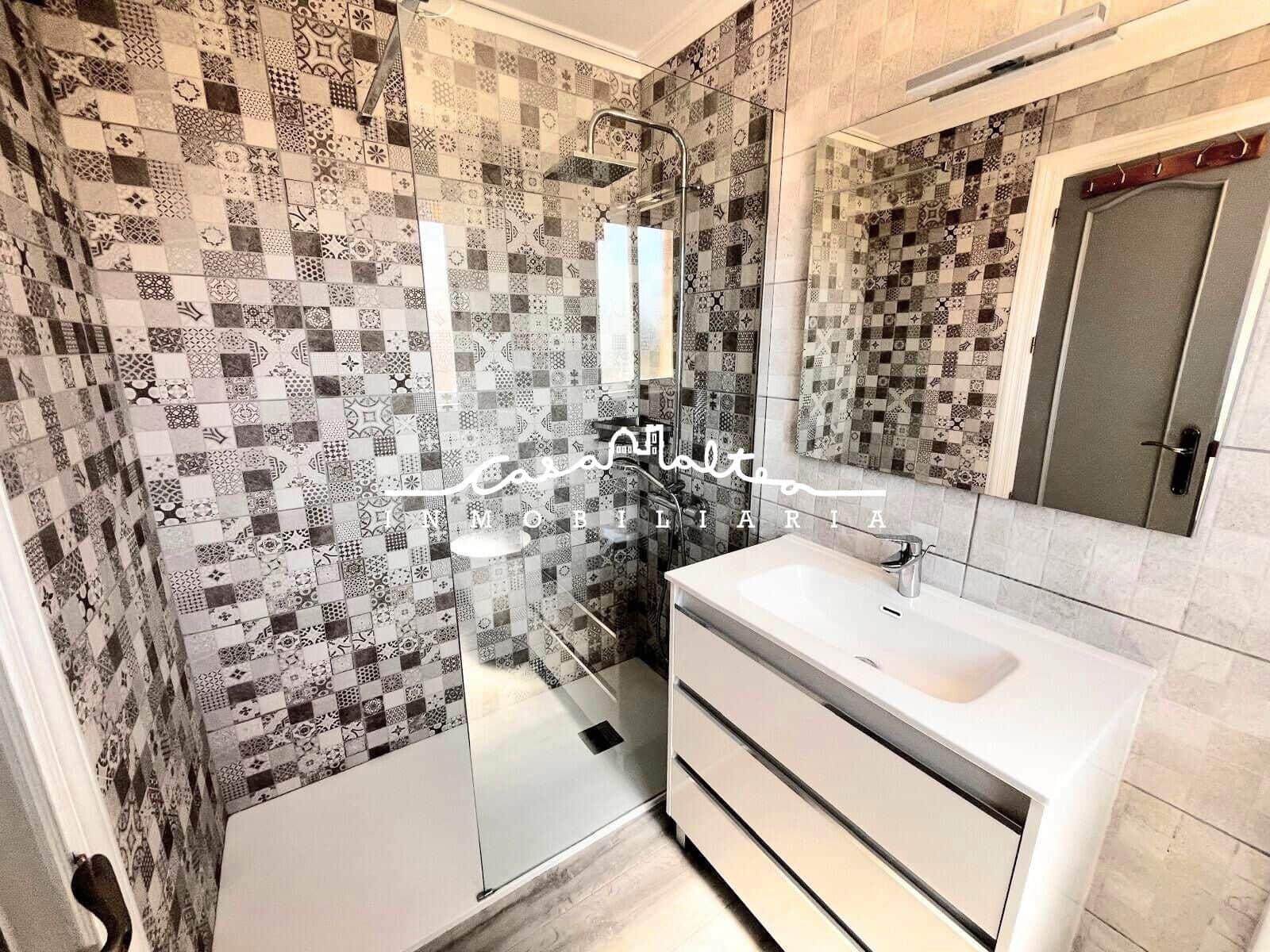 3 soverom Leilighet til salgs i Benidorm med svømmebasseng - € 300 000 (Ref: 9952740)