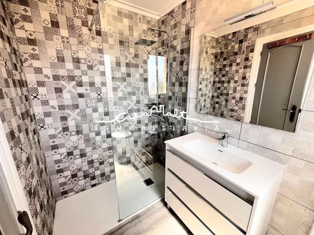 3 soverom Leilighet til salgs i Benidorm med svømmebasseng - € 300 000 (Ref: 9952740)