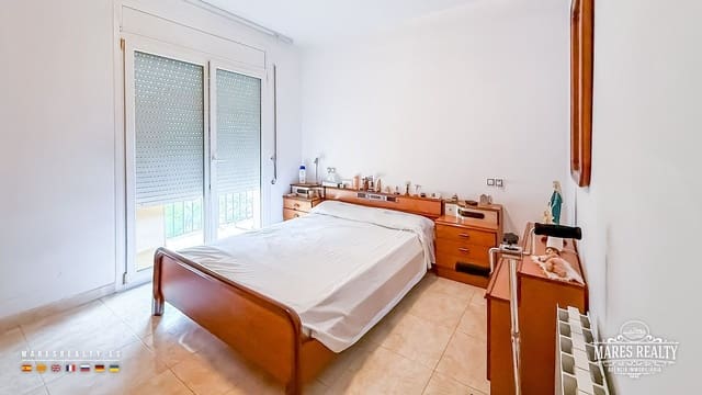 3 bedroom Flat for sale in Lloret de Mar with garage - € 215,000 (Ref: 10025066)