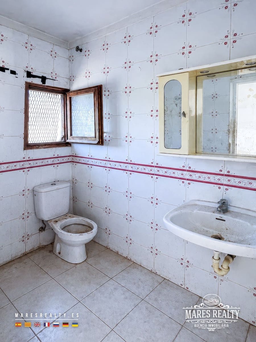 4 sovrum Villa till salu i Lloret de Mar med garage - 190 000 € (Ref: 10099638)