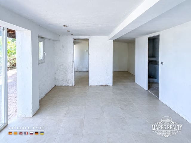 4 sovrum Villa till salu i Lloret de Mar med garage - 190 000 € (Ref: 10099638)