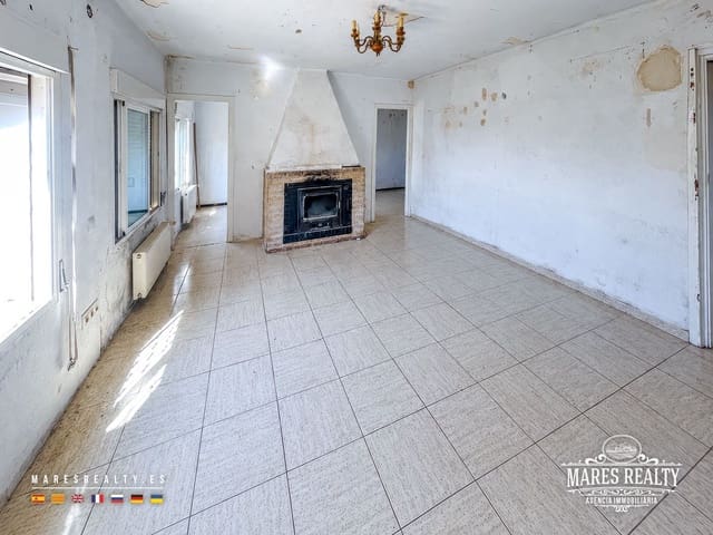 4 sovrum Villa till salu i Lloret de Mar med garage - 190 000 € (Ref: 10099638)