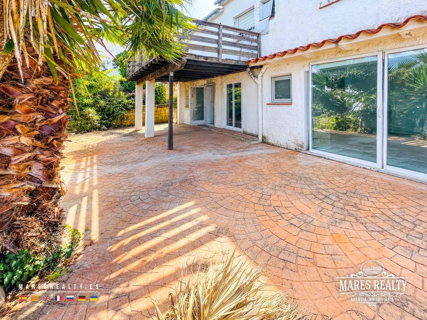 4 sovrum Villa till salu i Lloret de Mar med garage - 190 000 € (Ref: 10099638)