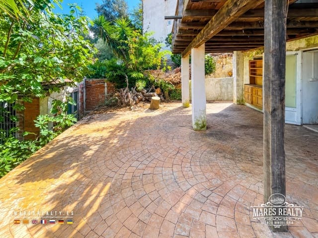 4 sovrum Villa till salu i Lloret de Mar med garage - 190 000 € (Ref: 10099638)