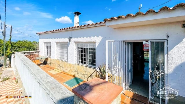 4 sovrum Villa till salu i Lloret de Mar med garage - 190 000 € (Ref: 10099638)