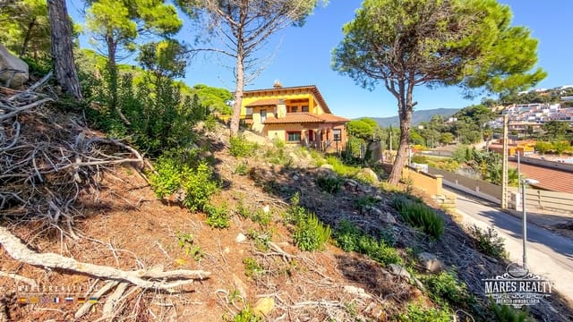Rakentamaton maa myytävänä paikassa Serra Brava, Lloret de Mar - 70 000 € (Ref: 10154561)