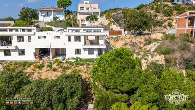 3 soverom Kjedet enebolig til salgs i Lloret de Mar med garasje - € 330 000 (Ref: 10168119)