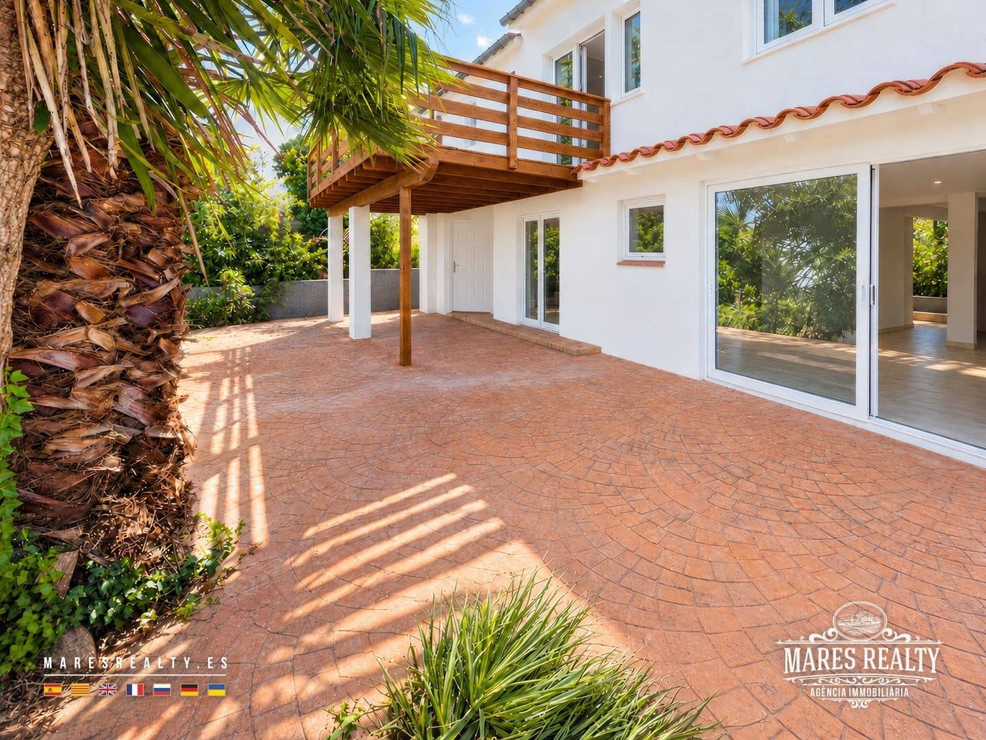 4 soveværelse Villa til salg i Lloret de Mar med swimmingpool garage - € 273.000 (Ref: 10168120)