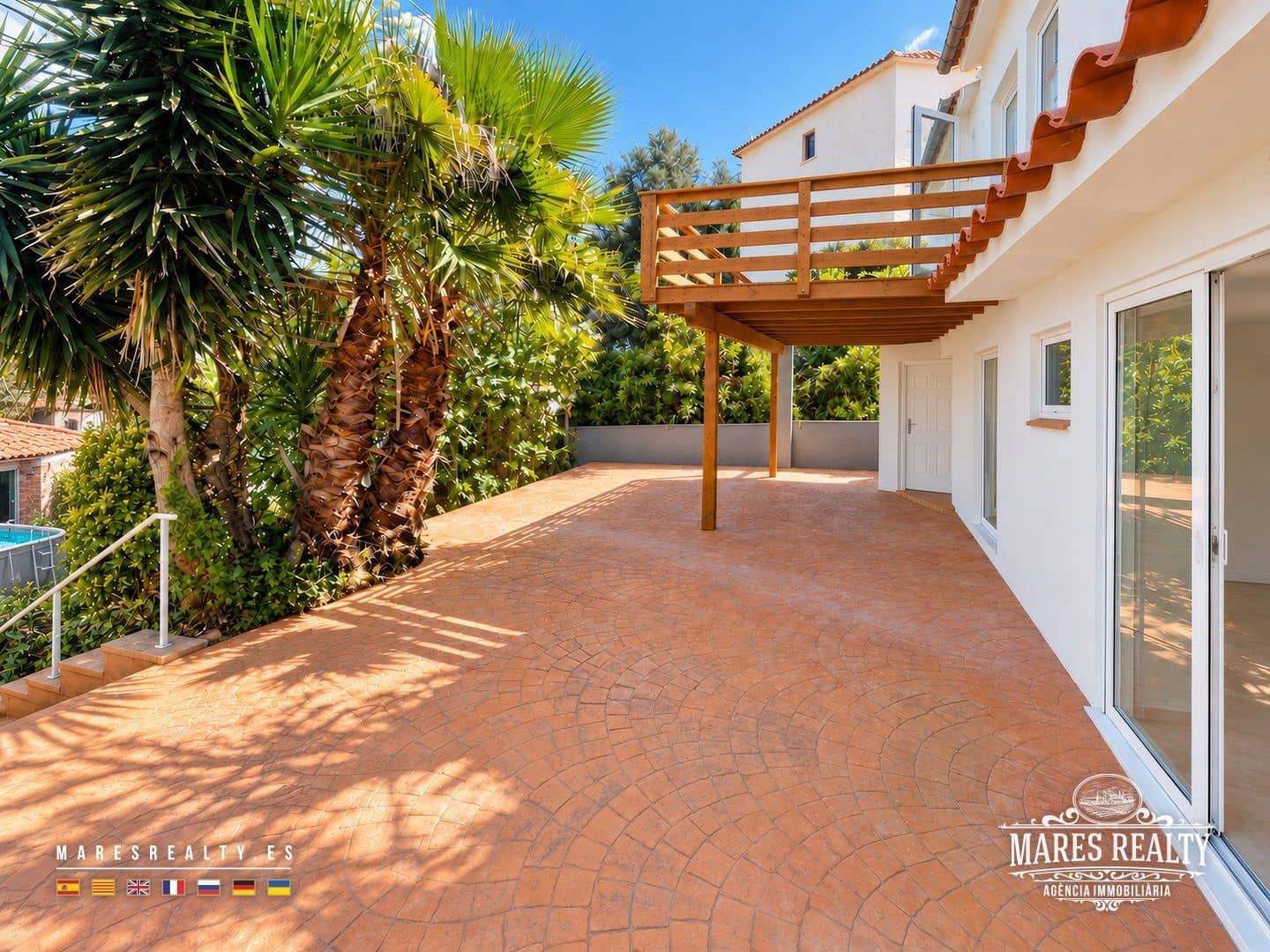 4 soveværelse Villa til salg i Lloret de Mar med swimmingpool garage - € 273.000 (Ref: 10168120)