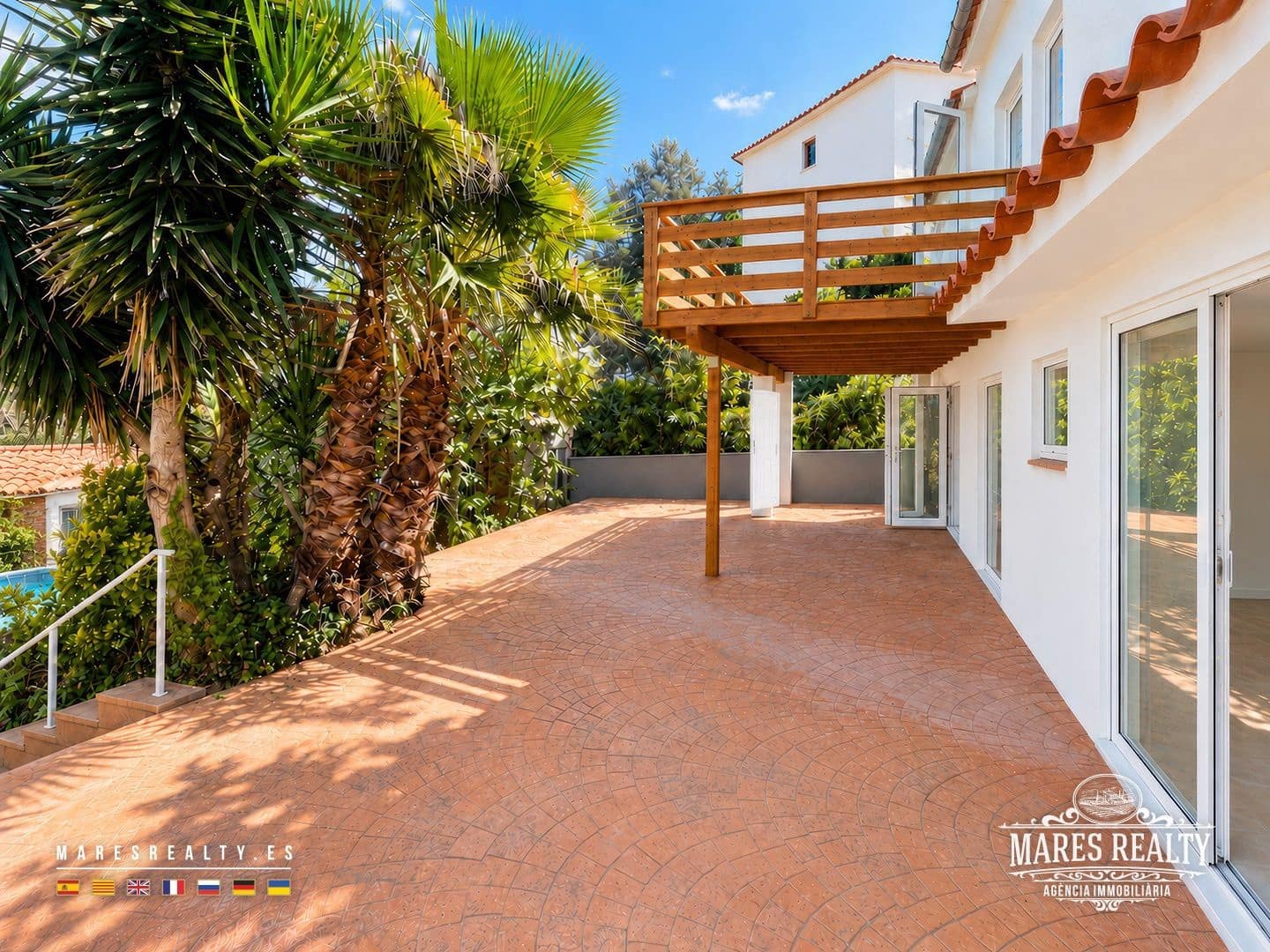 4 soveværelse Villa til salg i Lloret de Mar med swimmingpool garage - € 273.000 (Ref: 10168120)