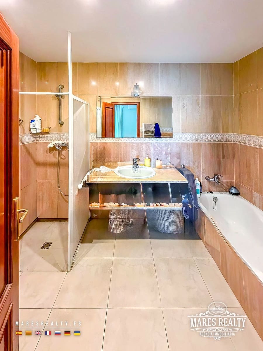 3 soverom Villa til salgs i Lloret de Mar med svømmebasseng garasje - € 1 500 000 (Ref: 10173136)