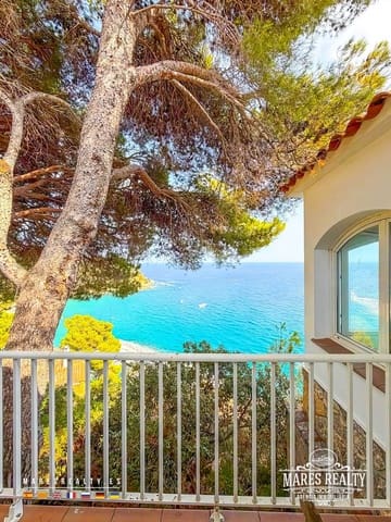3 slaapkamer Villa te koop in Lloret de Mar met zwembad garage - € 1.500.000 (Ref: 10173136)