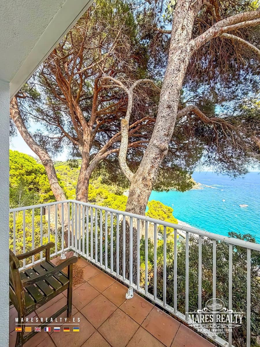 3 soverom Villa til salgs i Lloret de Mar med svømmebasseng garasje - € 1 500 000 (Ref: 10173136)