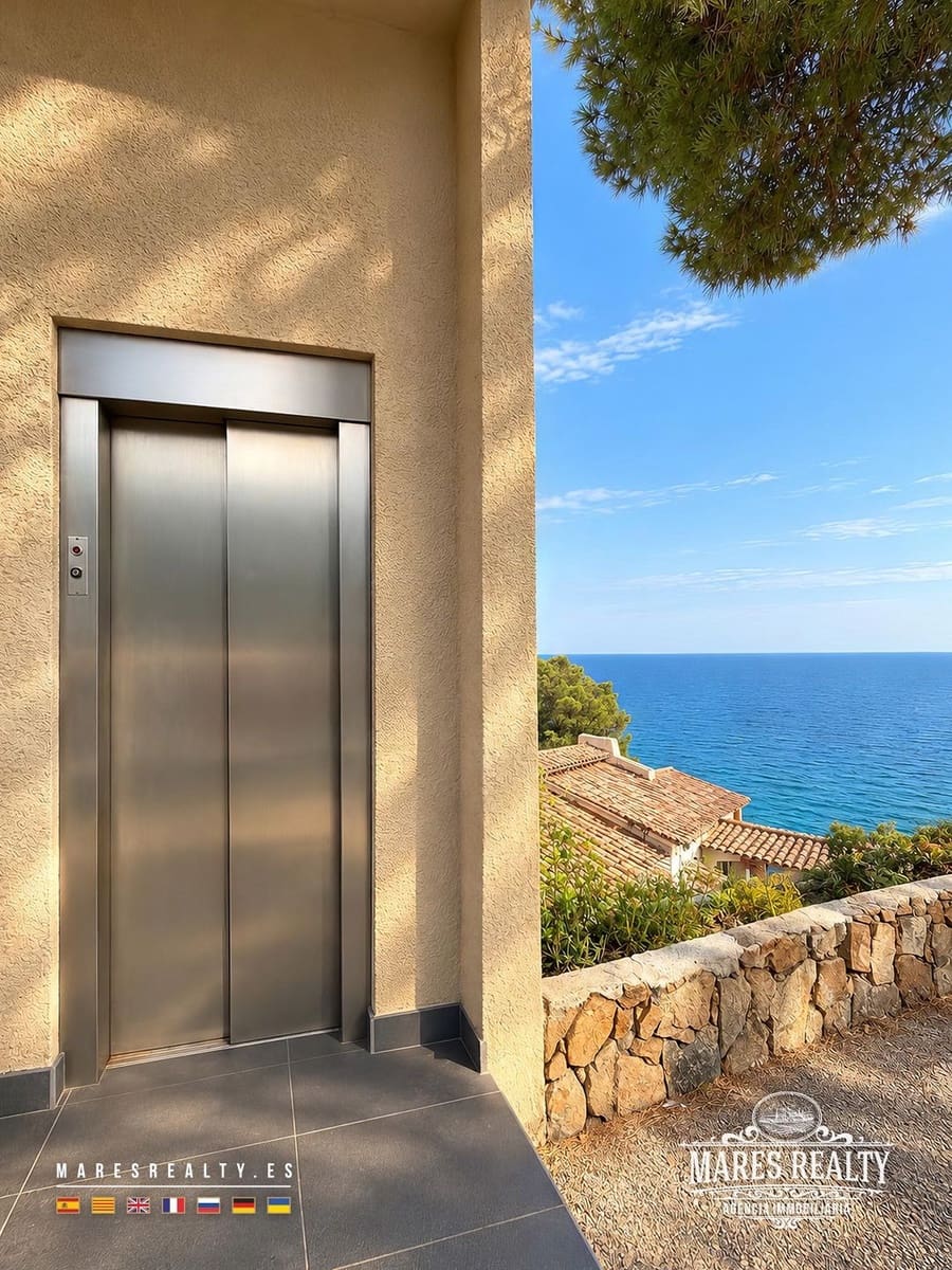 7 slaapkamer Villa te koop in Lloret de Mar met zwembad garage - € 4.200.000 (Ref: 10174337)