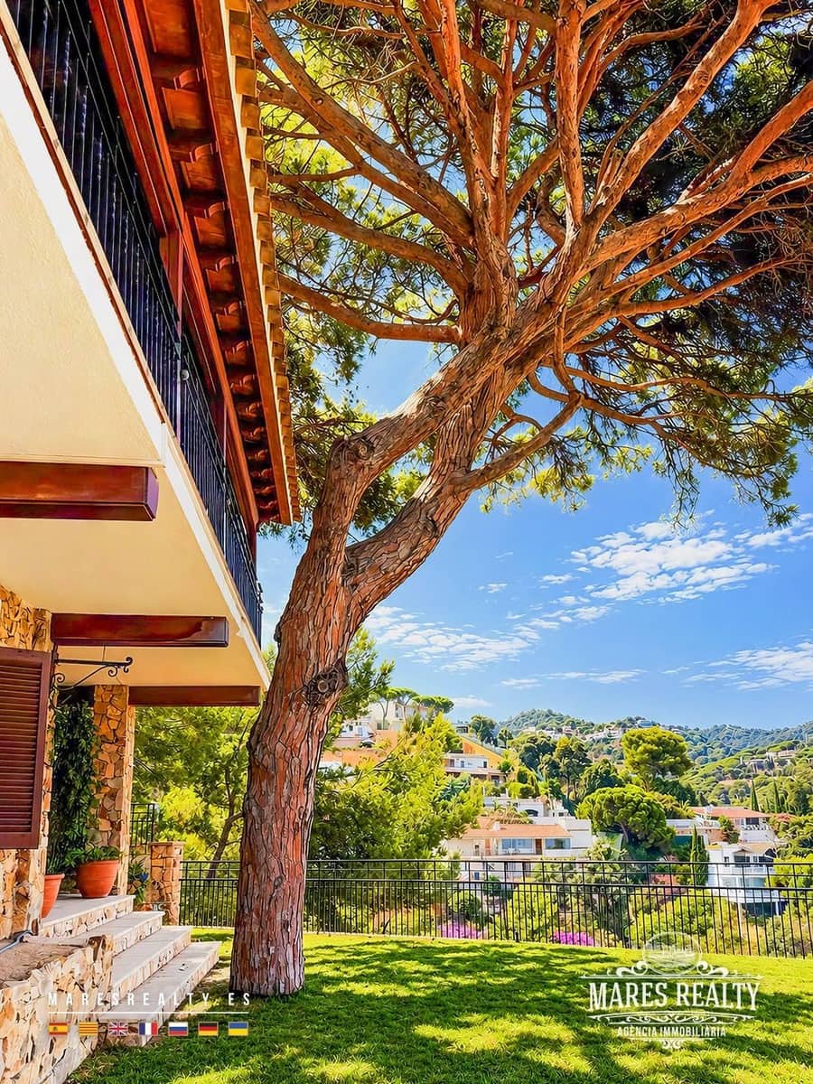 7 slaapkamer Villa te koop in Lloret de Mar met zwembad garage - € 4.200.000 (Ref: 10174337)