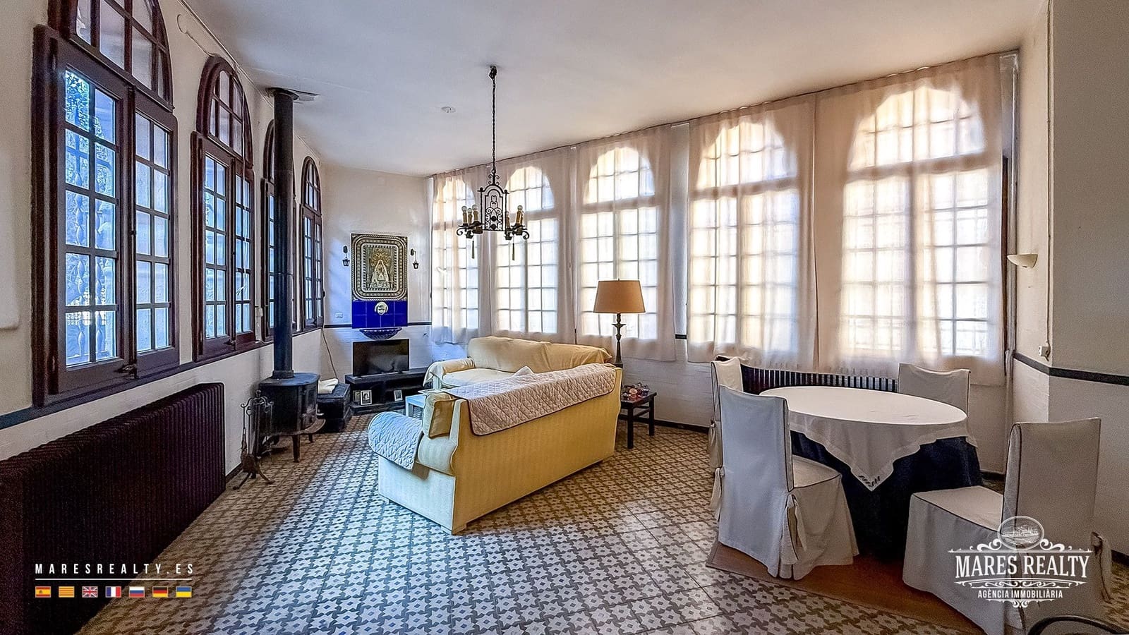 16 bedroom Villa for sale in Caldes de Malavella with garage - € 480,000 (Ref: 10179871)