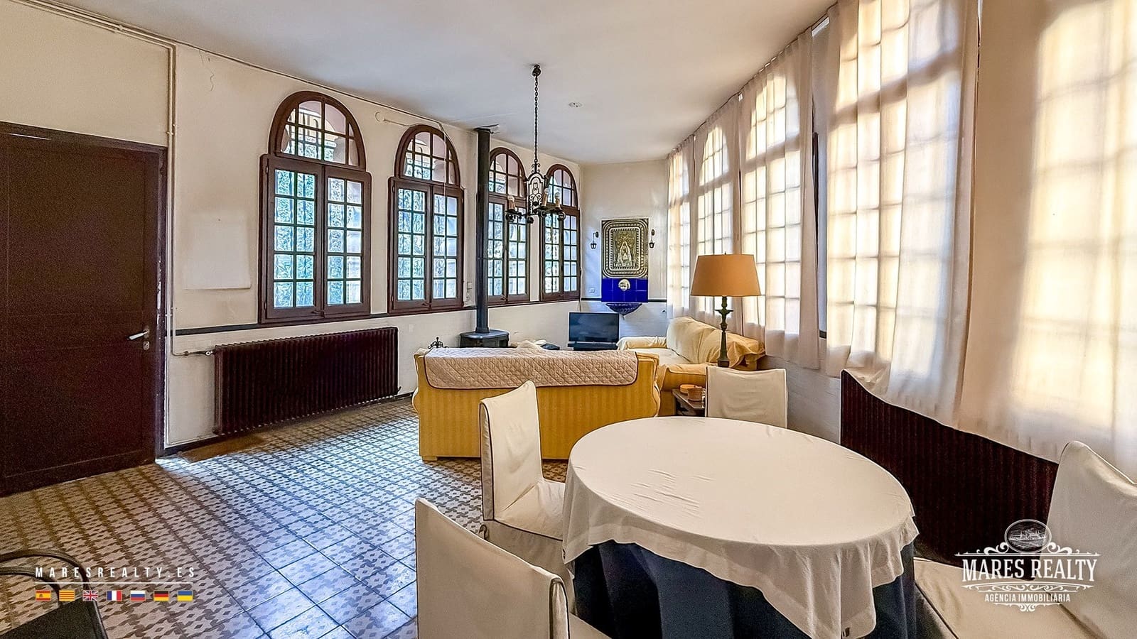 16 bedroom Villa for sale in Caldes de Malavella with garage - € 480,000 (Ref: 10179871)