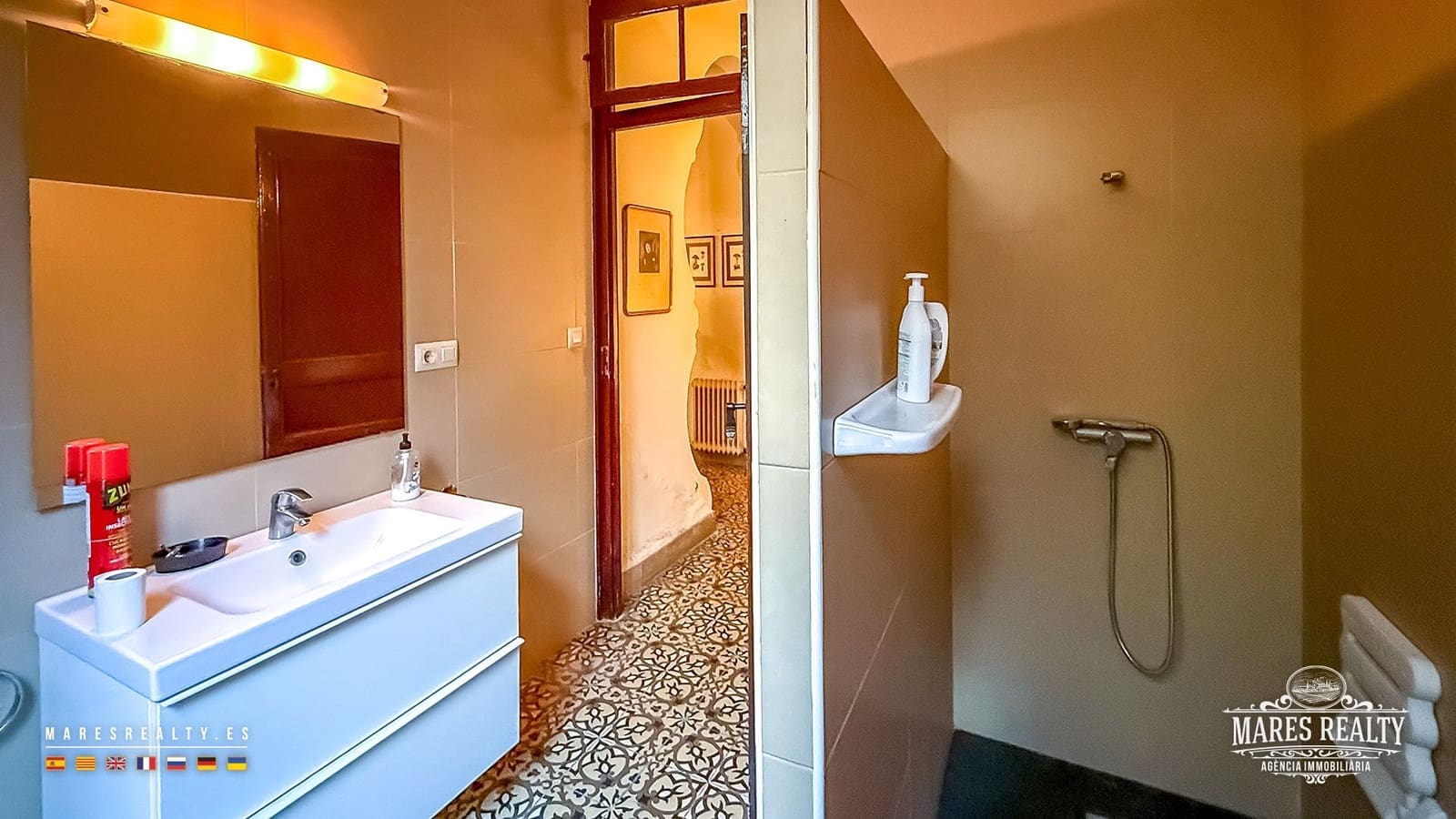 16 bedroom Villa for sale in Caldes de Malavella with garage - € 480,000 (Ref: 10179871)