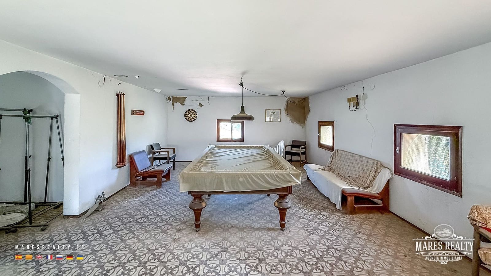16 bedroom Villa for sale in Caldes de Malavella with garage - € 480,000 (Ref: 10179871)