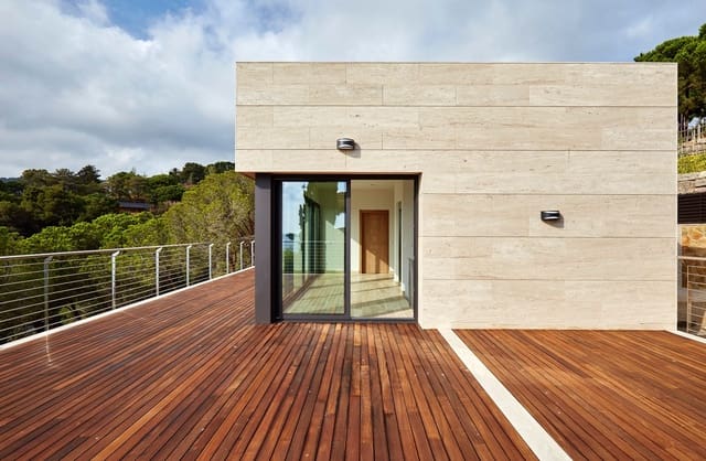 4 chambre Villa/Maison à vendre à Lloret de Mar avec piscine garage - 1 900 000 € (Ref: 7335323)