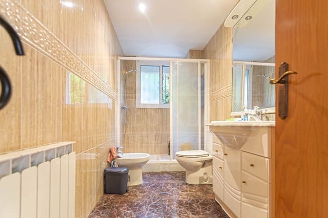 8 slaapkamer Villa te koop in Montgoda, Lloret de Mar met zwembad garage - € 845.000 (Ref: 7335363)