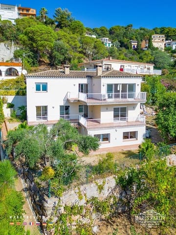 8 soveværelse Villa til salg i Roca Grossa, Lloret de Mar med garage - € 660.000 (Ref: 7335365)
